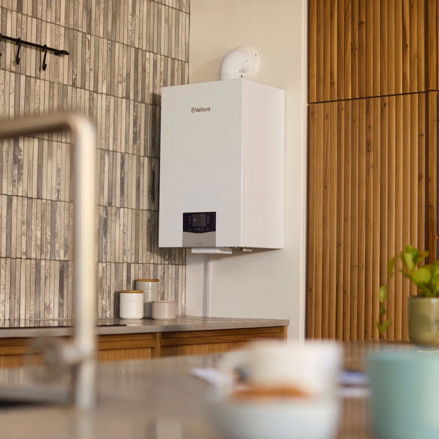 Vaillant sieninis dujinis katilas virtuvėje